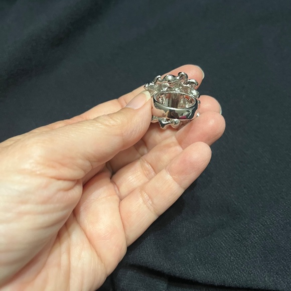 Lia Sophia crystal and faux pearl ring - Picture 3 of 5